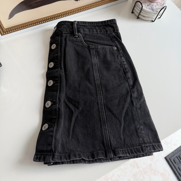 American Eagle Black Denim Front Button Down Skirt - Picture 4 of 4